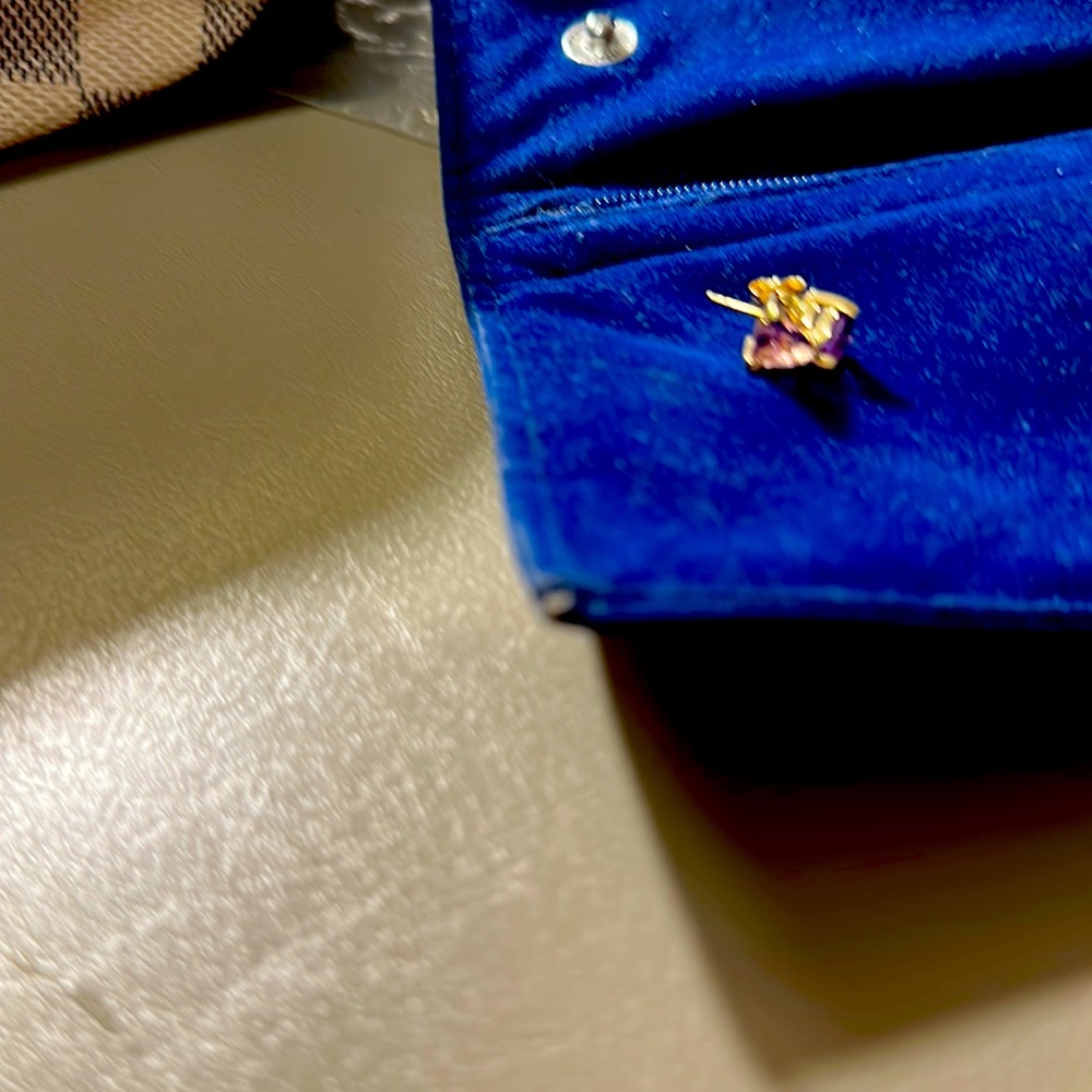 14 k purple stone stud earrings